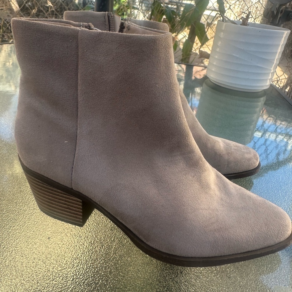 BP Wallis Taupe Ankle Booties, Size 6.5M NWOB